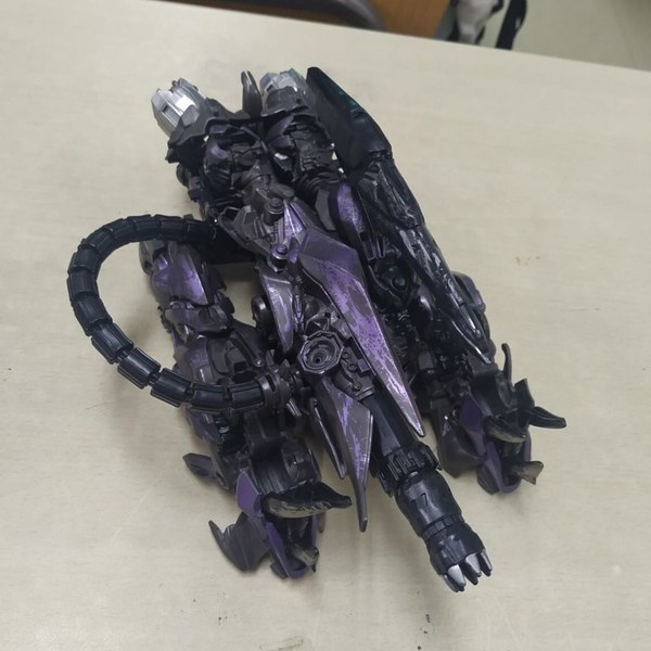 More Studio Series Shockwave Photos Now Showing Vehicle Mode And A Size Comparison To Toys You Don't Have 02 (1 of 8)